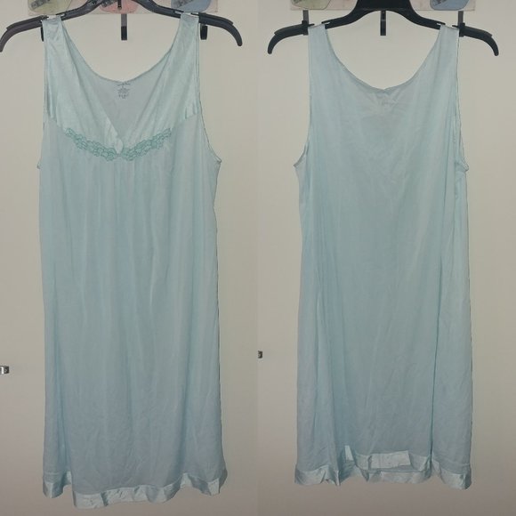 Vanity Fair Other - VINTAGE VANITY FAIR LT BLUE NIGHTGOWN SZ LG